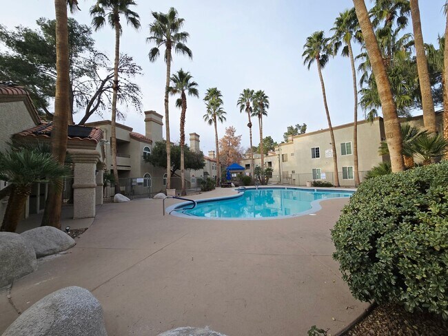 Building Photo - Bright & Furnished 2-Bedroom, 2-Bath Condo with Poolside Views