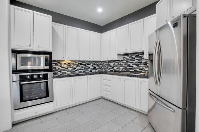 Building Photo - 78858 Breckenridge Dr