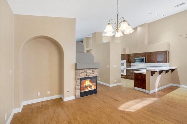 Building Photo - Great Single Story Summerlin Area Pool Home