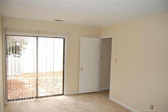 Building Photo - 122 Mallard Cove
