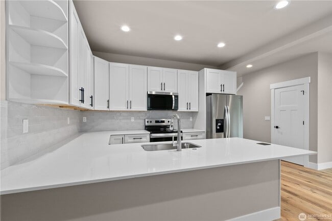 Building Photo - 2201 DeJong Dr