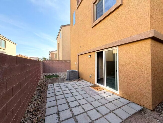 Building Photo - 3828 N Celcius Pl