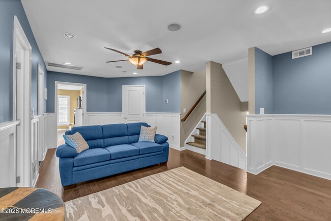 Building Photo - 609 15th Ave