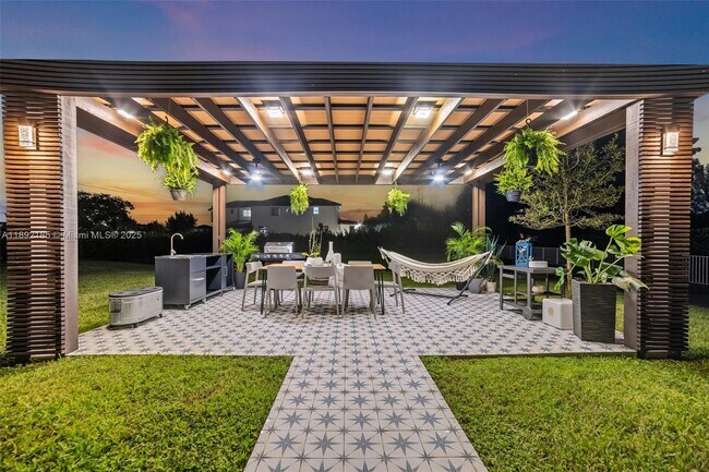 Building Photo - 5000 SW 159th Ave