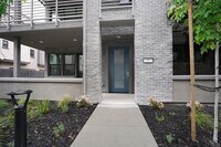 Building Photo - New Construction End Unit Luxury Townhome in Central Sunnyvale Location!