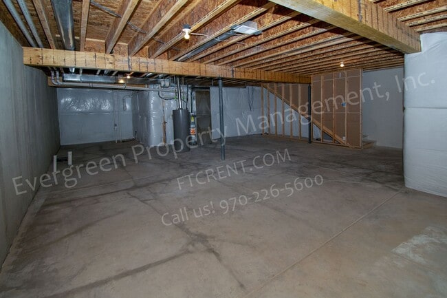 Building Photo - 298 E Chestnut St