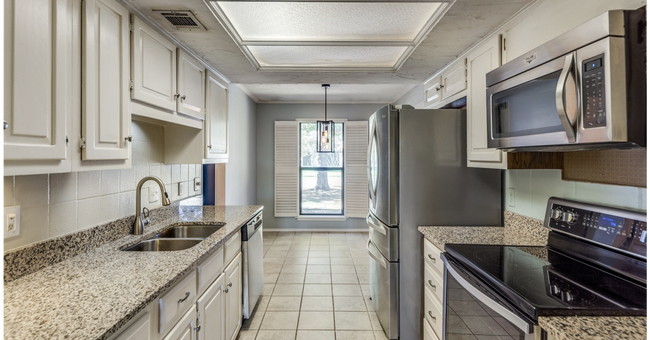 Kitchen - 3602 Quiet Meadow St