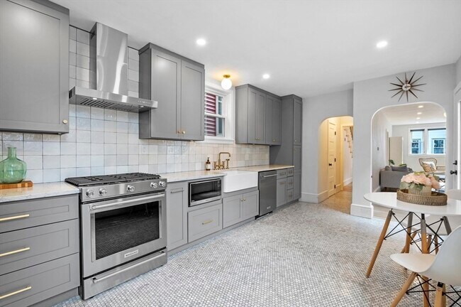 Building Photo - 137 Otis