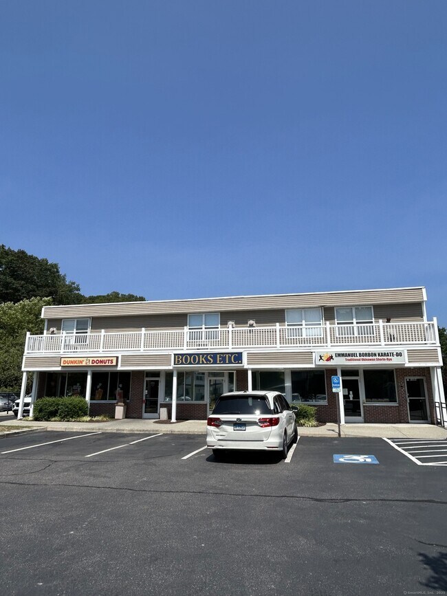 Primary Photo - 1064 Poquonnock Rd