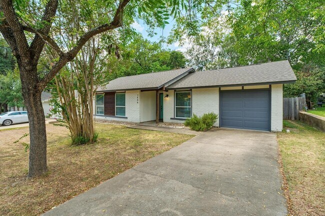 Building Photo - 7404 Lunar Dr