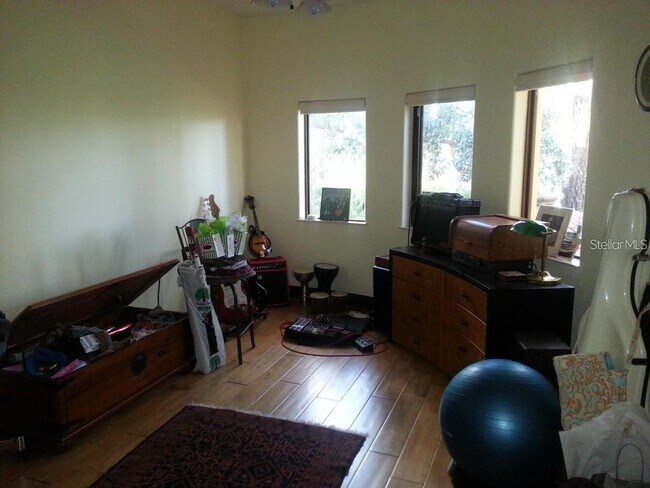 Building Photo - 1953 Freedom Dr