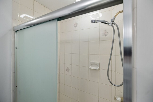 Building Photo - 321 Museum Village Rd