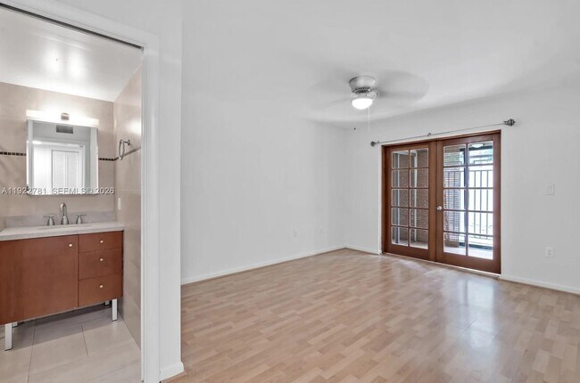 Building Photo - 3001 SW 1st Ave