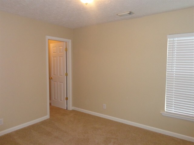 Building Photo - 7460 Penngrove Ln