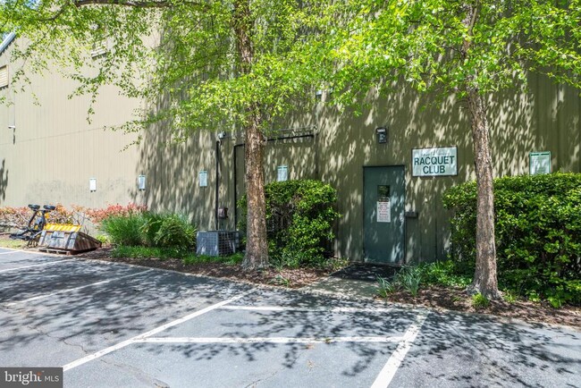 Building Photo - 307 Yoakum Pkwy