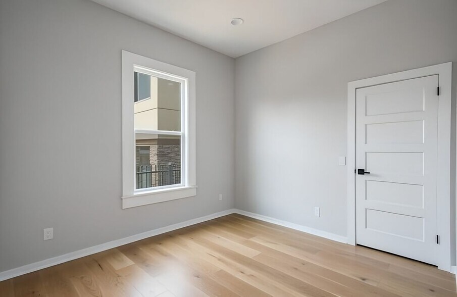 Building Photo - 4224 Brockton Ave