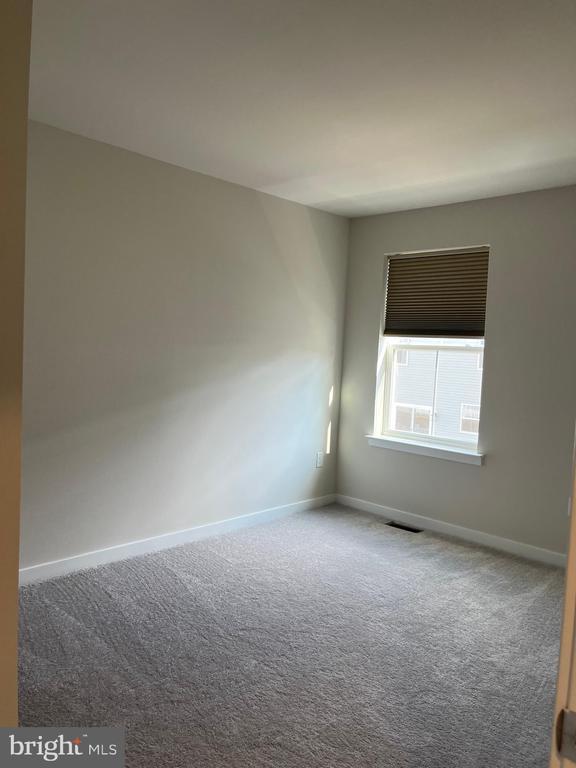 Building Photo - 40 Anderson Dr