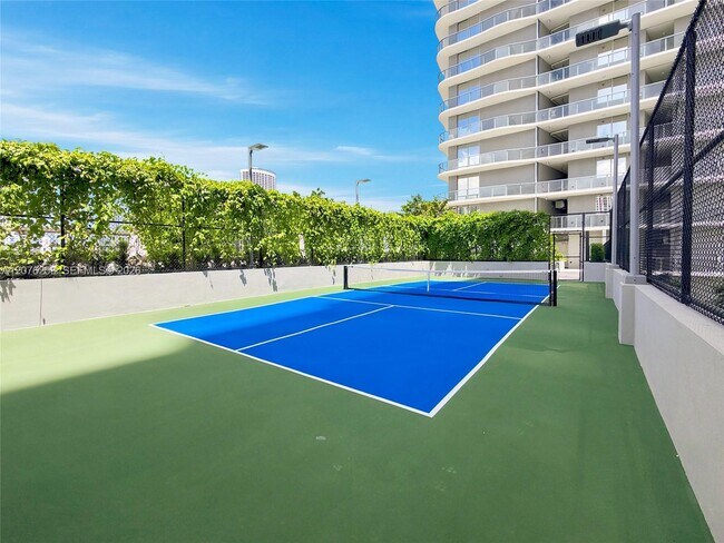 Building Photo - 1400 Biscayne Blvd