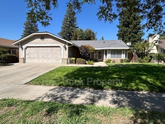Primary Photo - 1061 E Donna Dr