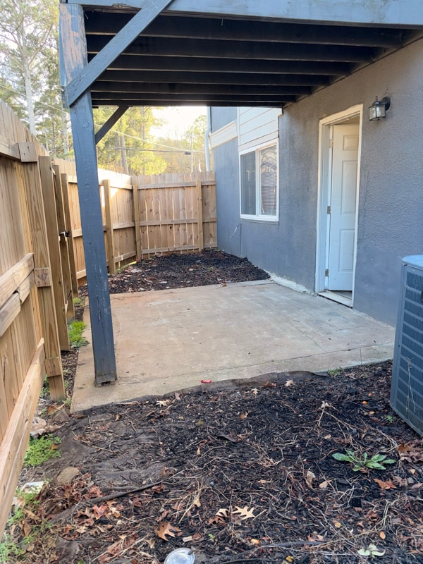 Building Photo - 4900 Central Dr