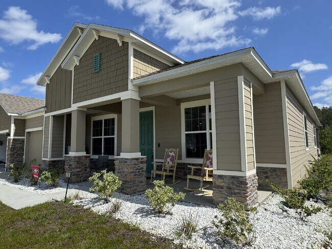 Building Photo - For Rent - Spring Move in Special ... 2nd Month's Rent FREE! (if sign a lease before the end of M...