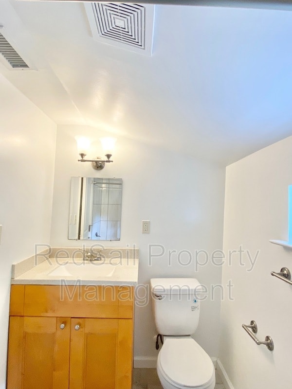 Building Photo - 214 Brightwood Ave