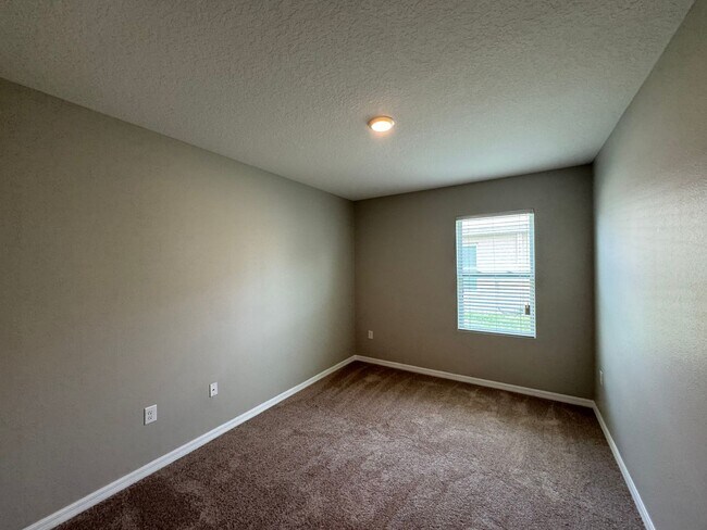 Building Photo - Beautiful 4 BR / 2 BA Home in Winter Haven!