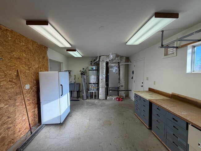 Building Photo - 2 Bedroom Home Available on Cul-De-Sac with Bosque Trail Access in Rivers Edge Rio Rancho!