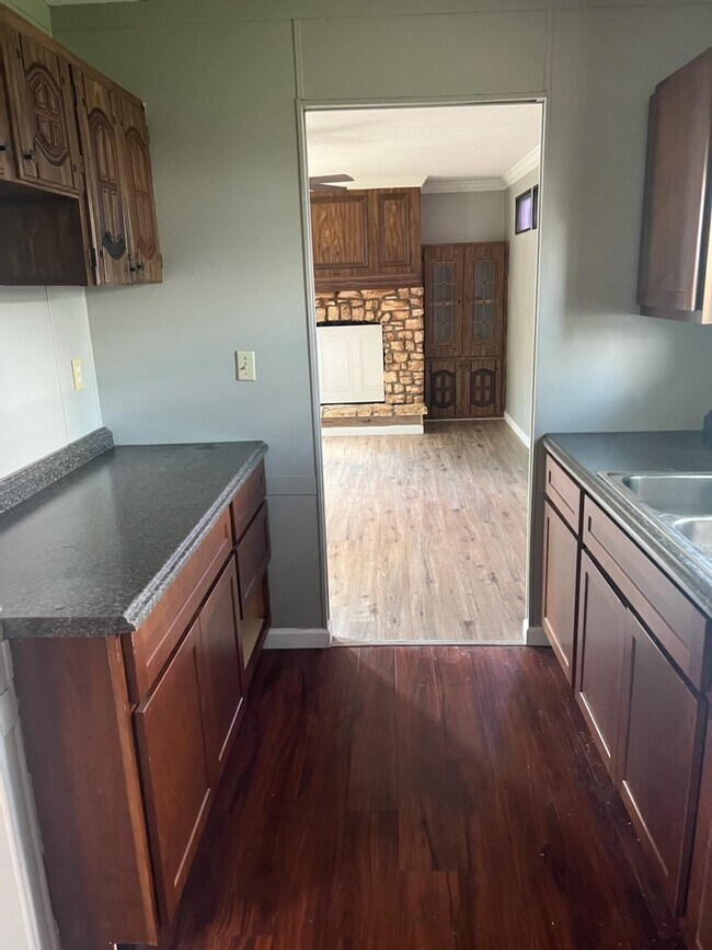 Building Photo - 252 Golden Crest Dr
