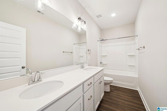 Building Photo - 460 Troubadour Ln