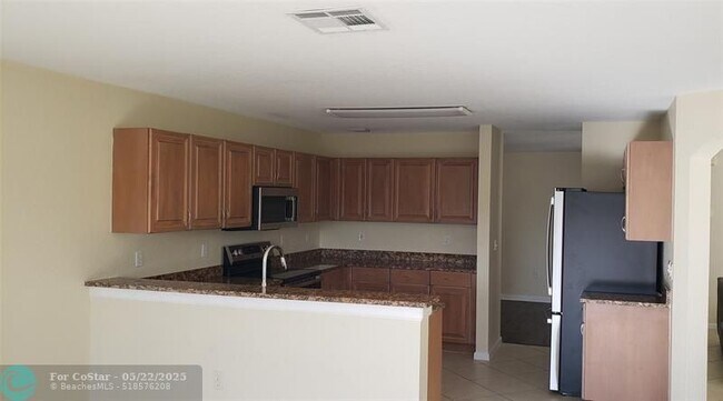 Building Photo - 2802 SW 165th Ave