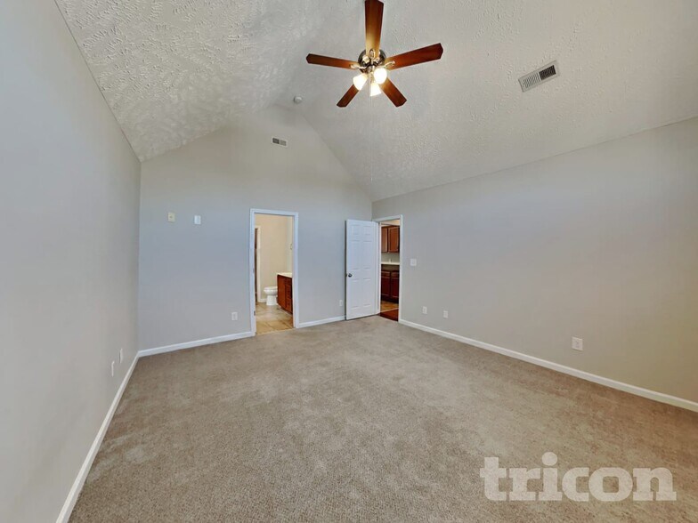 Building Photo - 3479 Melrose Dr