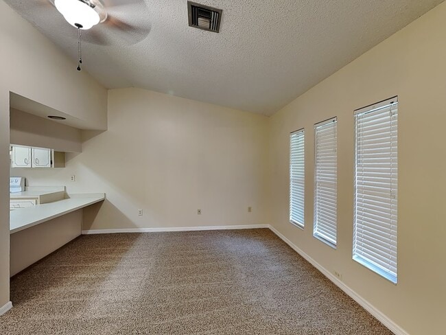 Building Photo - 32718 Blossom Ln