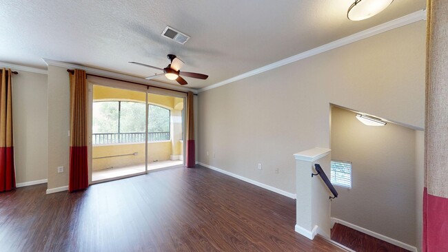 Building Photo - Beautiful 2 bedroom 1 bathrrom condo in Vi...