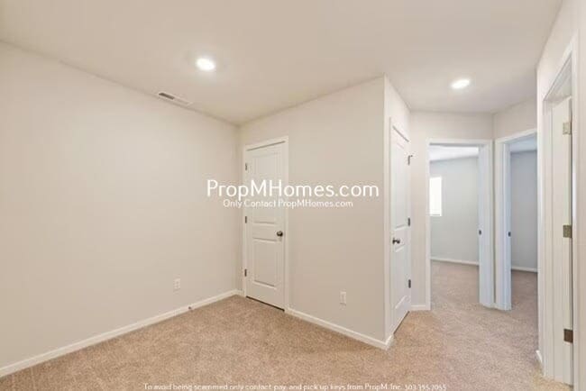Building Photo - 884 N 18th Ave