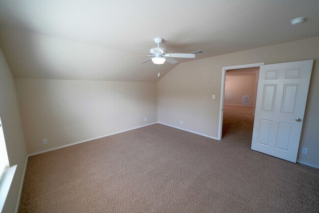 Building Photo - Immaculate Rental Now Available in Cibolo!...
