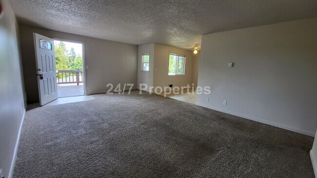 Building Photo - 2023-12573MF