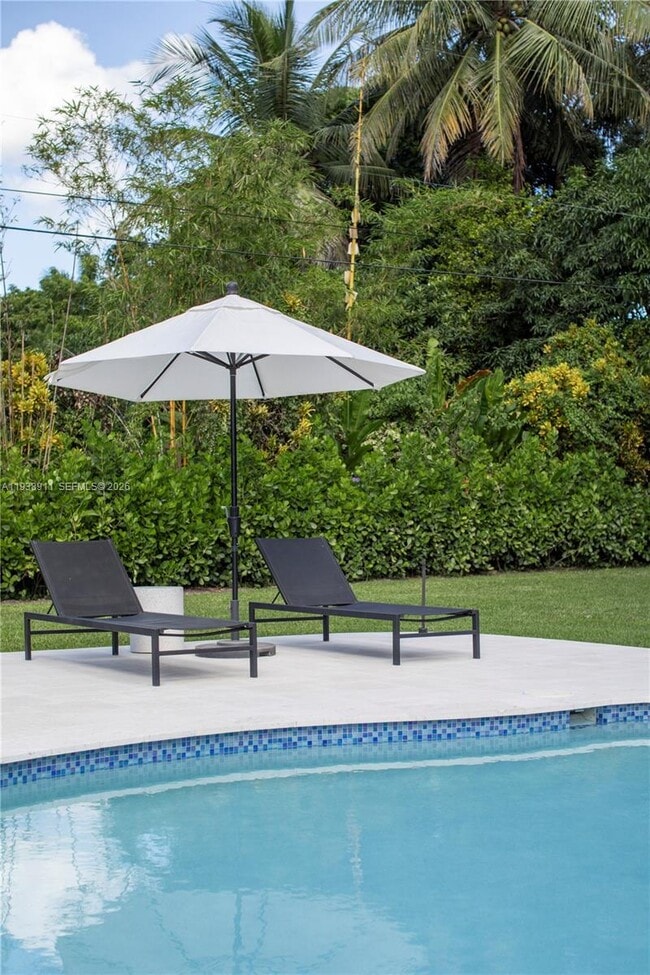 Building Photo - 7825 SW 72nd Ave