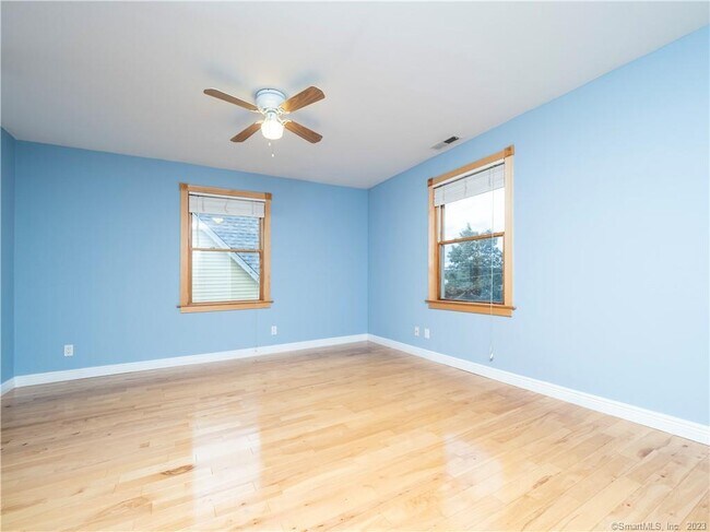 Building Photo - 8 Maplewood Terrace