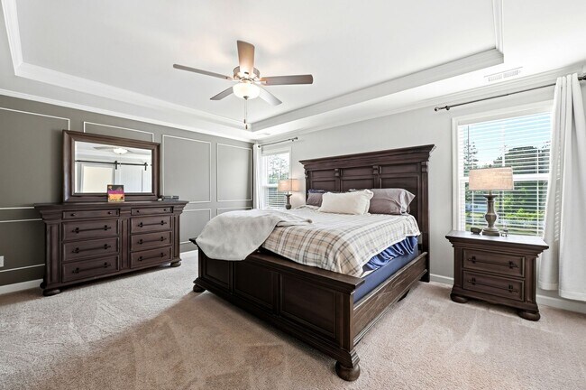 Building Photo - This beautiful - like new, energy efficient home in Grayson Park!