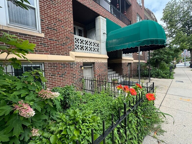 Building Photo - 339 S Huntington Ave