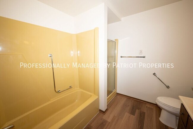 Building Photo - 724 Chase Blvd