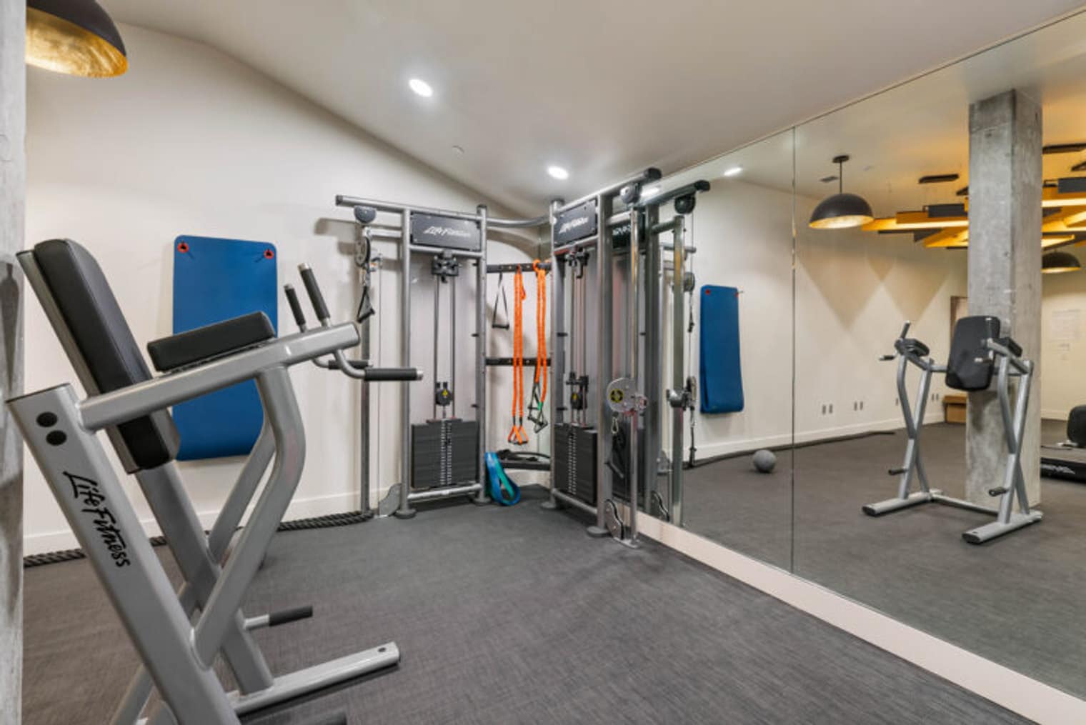 Building Photo - 10050 NE 10th St