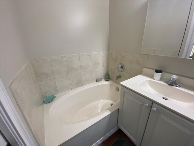 Building Photo - 10701 S Ocean Dr