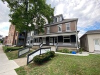 Building Photo - King Ave 252-254 SCR