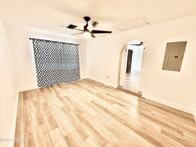 Building Photo - 929 Derbyshire Rd