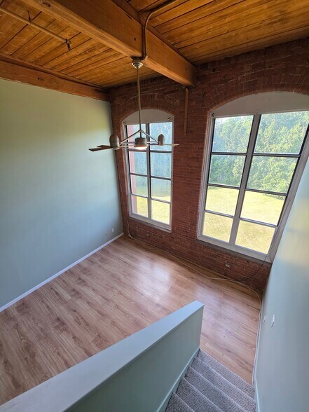 Building Photo - 494 Woonasquatucket Ave
