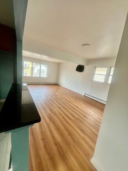 Building Photo - 8431 Columbia Ave
