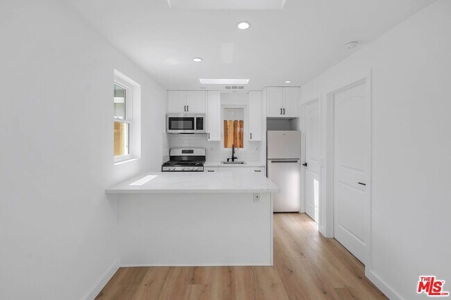 Building Photo - 508 E Palmer Ave