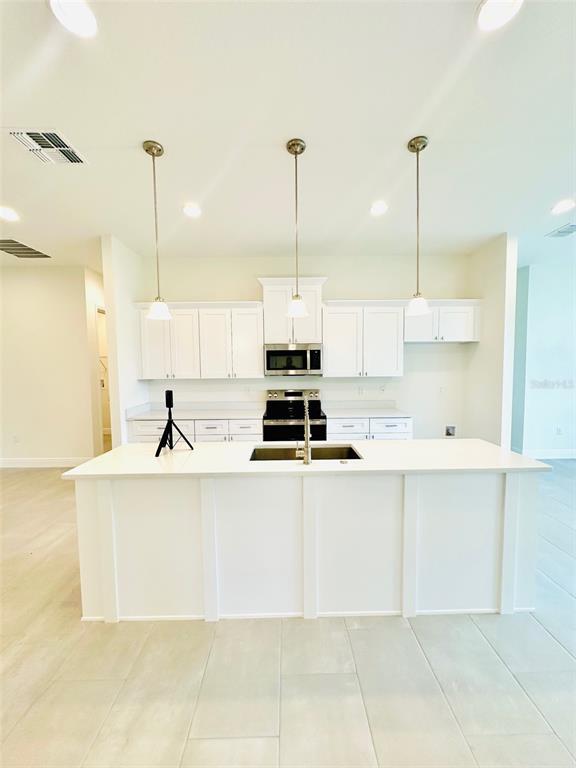 Building Photo - 562 Kilimanjaro Dr